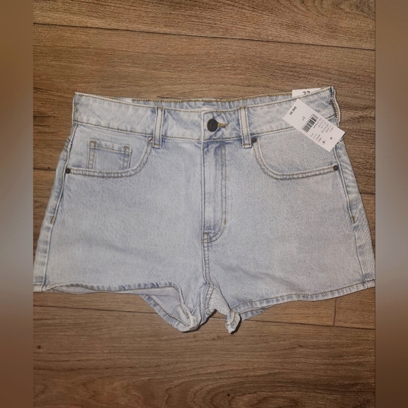 PacSun Pants - Pacsun Women's Light Wash Denim Cut Off Shorts Size 27